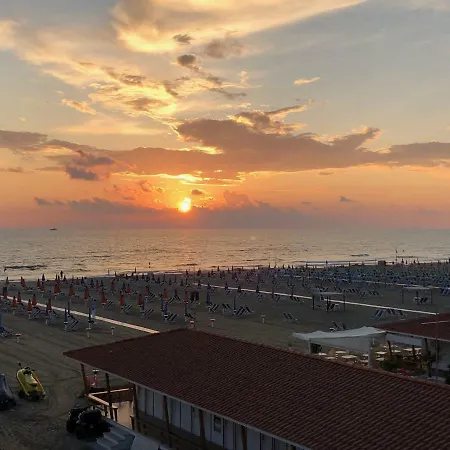 Attico Sulla Viareggio