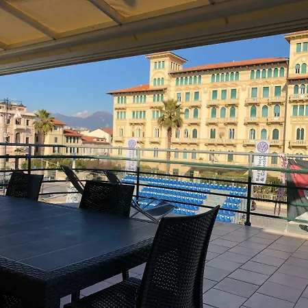 Apartament Attico Sulla Viareggio