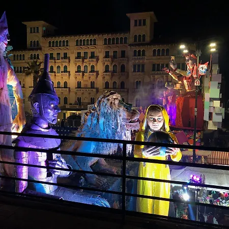 Апартаменти Attico Sulla В'яреджо