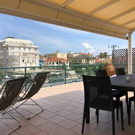 Apartman Attico Sulla Viareggio