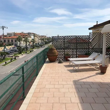 Attico Sulla Appartamento Viareggio