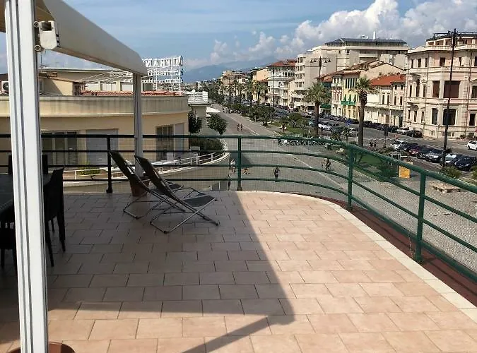 Διαμέρισμα Attico Sulla Βιαρέτζιο