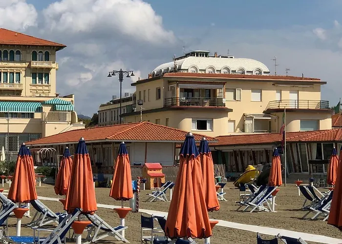 Attico Sulla アパート ヴィアレッジョ